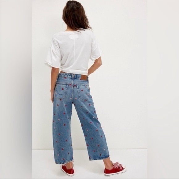 We The Free Deep Trance Be Mine
Embroidered Heart Boyfriend Jeans 28 - Picture 2 of 12